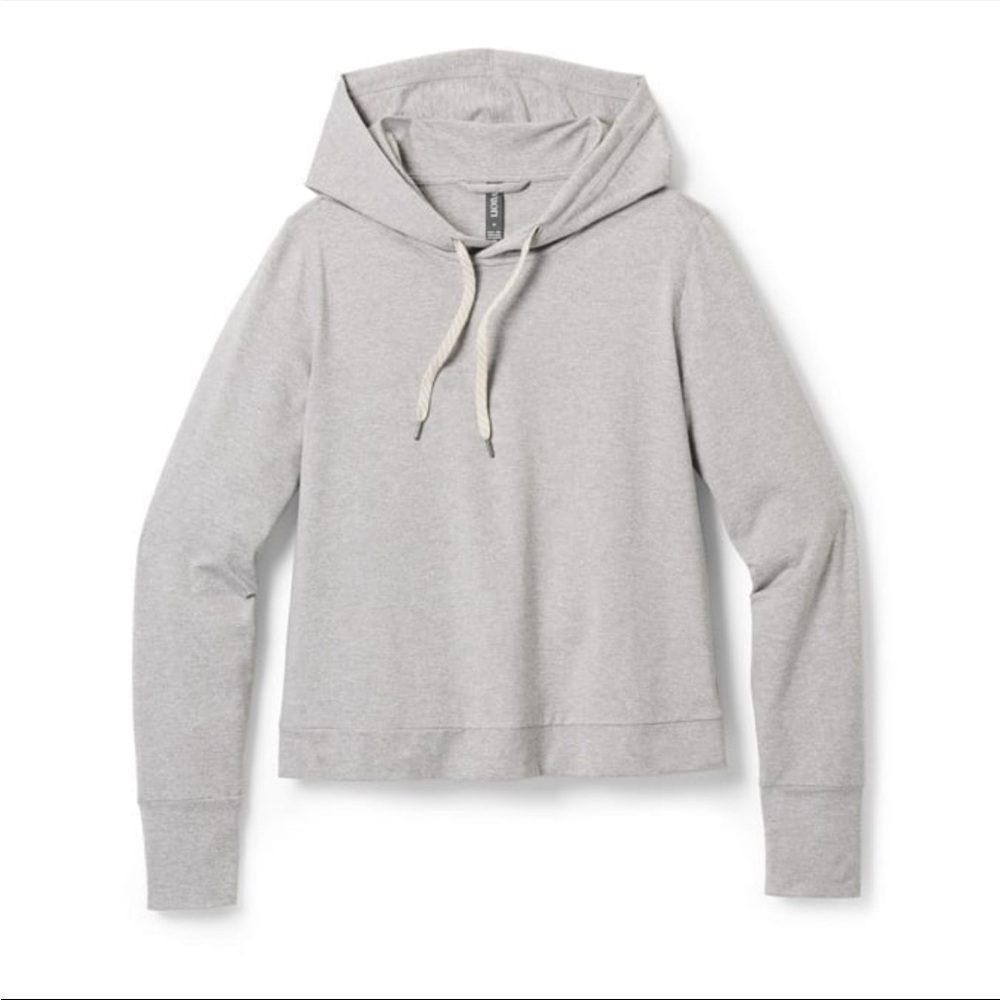 Vuori Halo Essential Hoodie in Pale Grey Heather, Medium